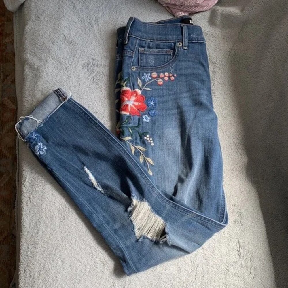 Express Flower Jeans! - Picture 4 of 9